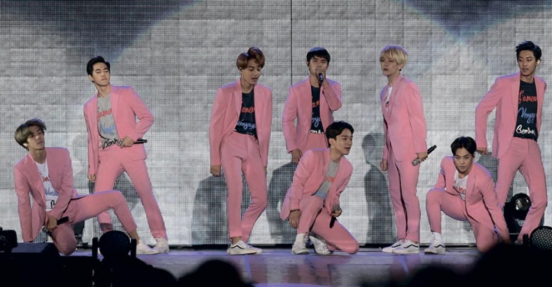 Иллюстрация к книге — EXO. Музыка с другой планеты [i_010.jpg]