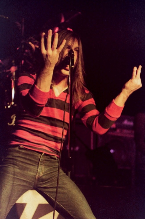 Иллюстрация к книге — Зачем нужна эта кнопка? Автобиография пилота и вокалиста Iron Maiden [i_009.jpg]