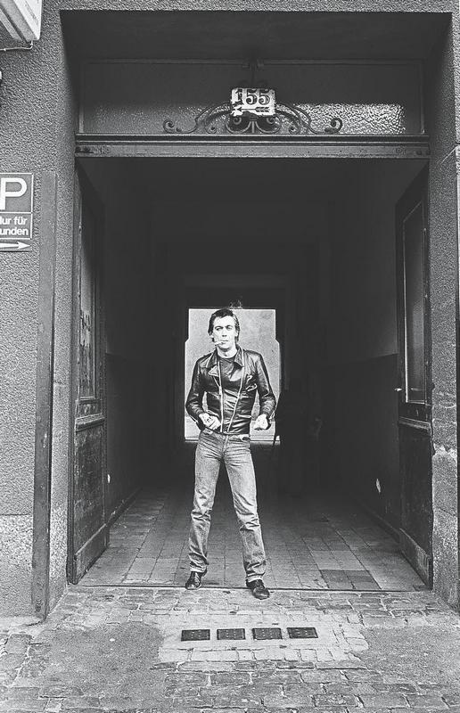 Иллюстрация к книге — Игги Поп. Вскройся в кровь [i_030.jpg]