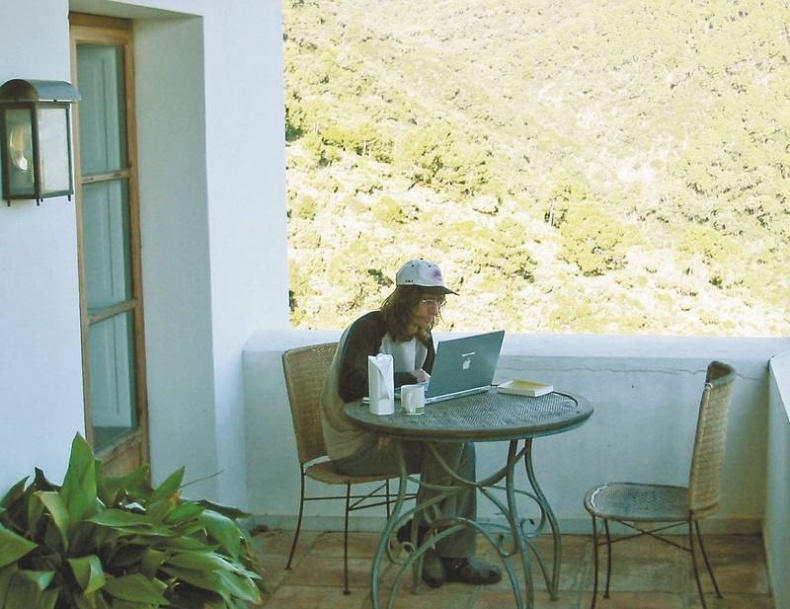 Иллюстрация к книге — Долбящий клавиши [i_003.jpg]