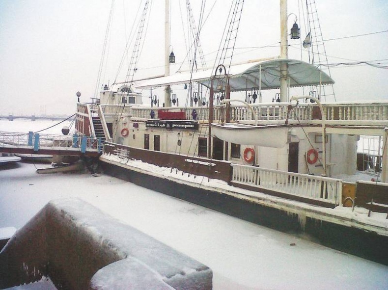 Иллюстрация к книге — Долбящий клавиши [i_010.jpg]