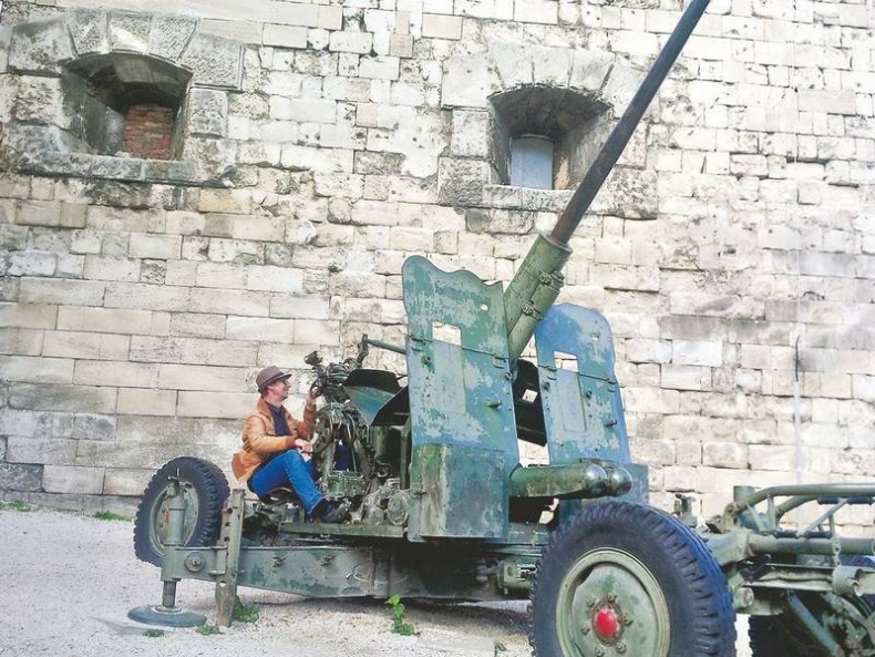 Иллюстрация к книге — Долбящий клавиши [i_053.jpg]