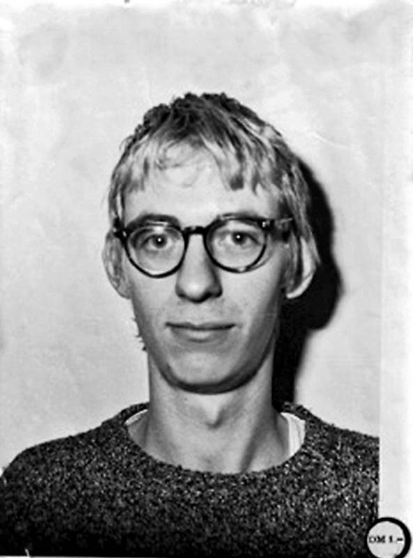 Иллюстрация к книге — Долбящий клавиши [i_057.jpg]