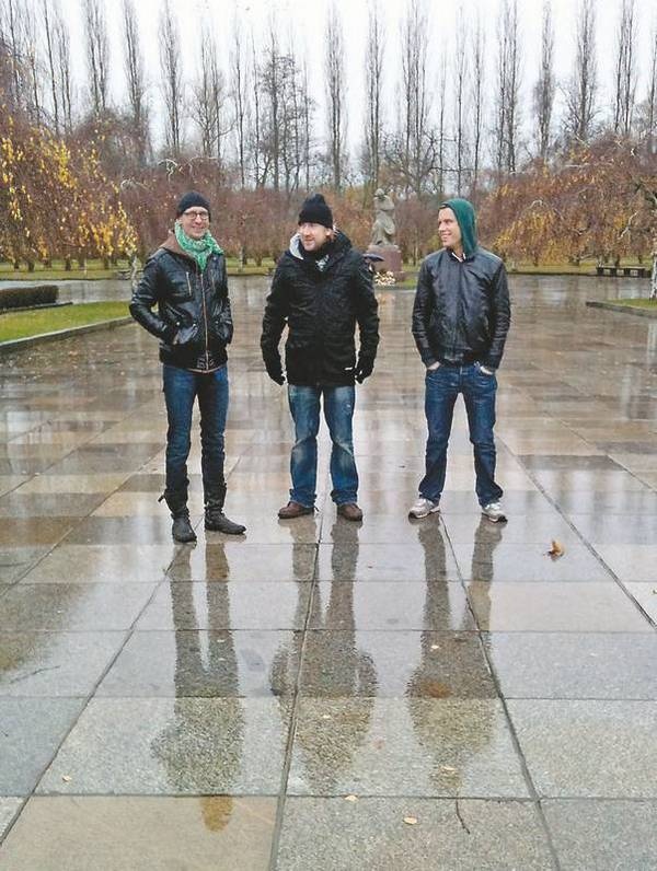 Иллюстрация к книге — Долбящий клавиши [i_066.jpg]