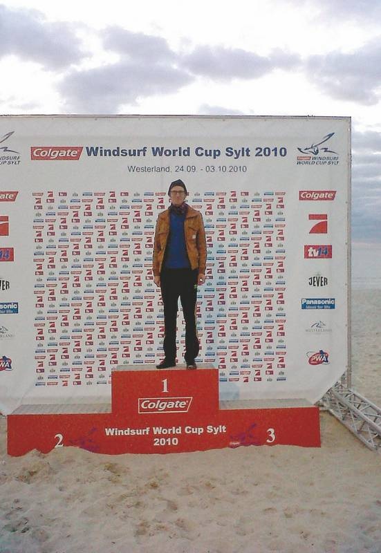 Иллюстрация к книге — Долбящий клавиши [i_134.jpg]