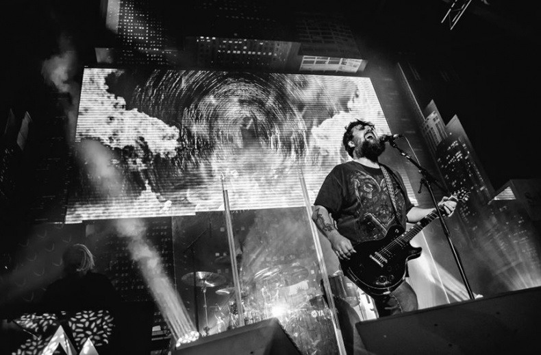 Иллюстрация к книге — Северный флот. Единственная правдивая история легендарной группы. Вещание из Судного дня [i_014.jpg]