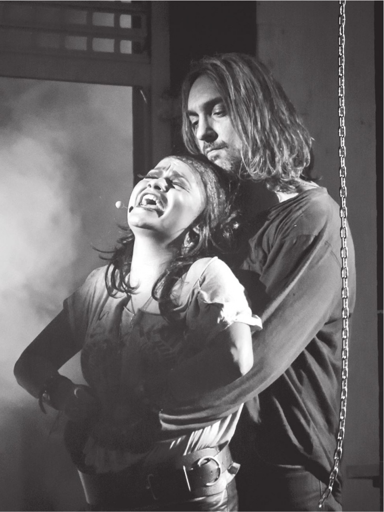 Иллюстрация к книге — Северный флот. Единственная правдивая история легендарной группы. Вещание из Судного дня [i_069.jpg]