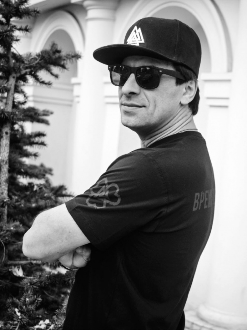 Иллюстрация к книге — Северный флот. Единственная правдивая история легендарной группы. Вещание из Судного дня [i_101.jpg]