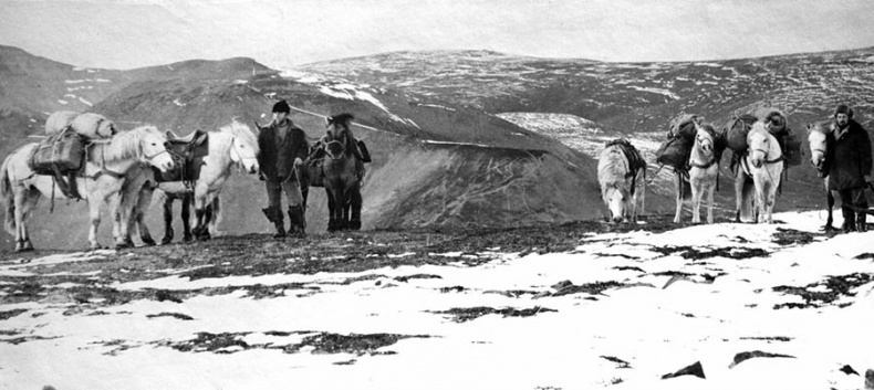 Иллюстрация к книге — Олег Куваев: повесть о нерегламентированном человеке [i_025.jpg]