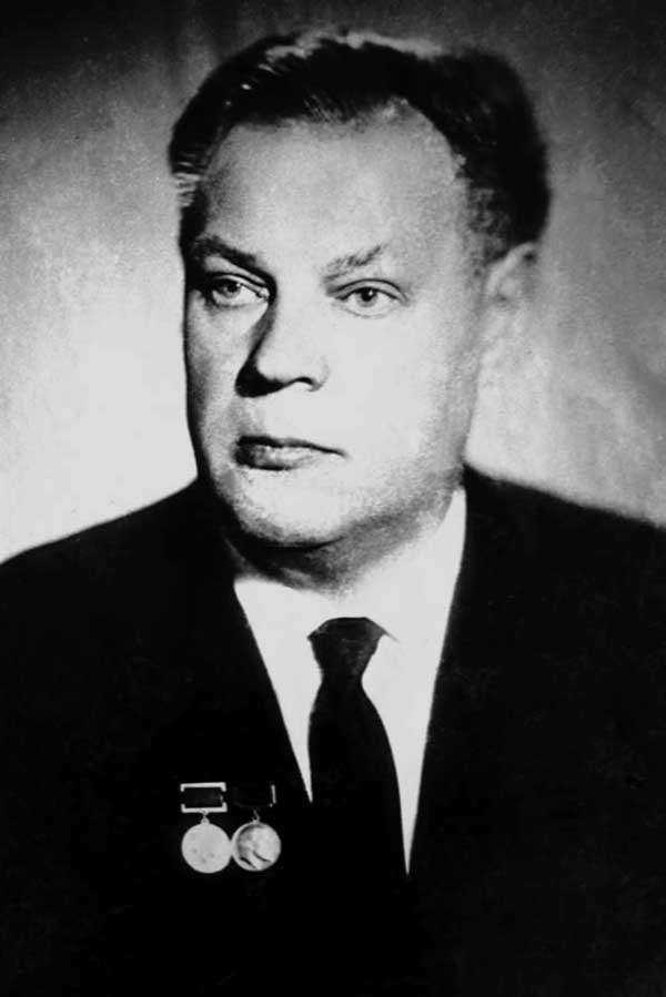 Иллюстрация к книге — Олег Куваев: повесть о нерегламентированном человеке [i_041.jpg]