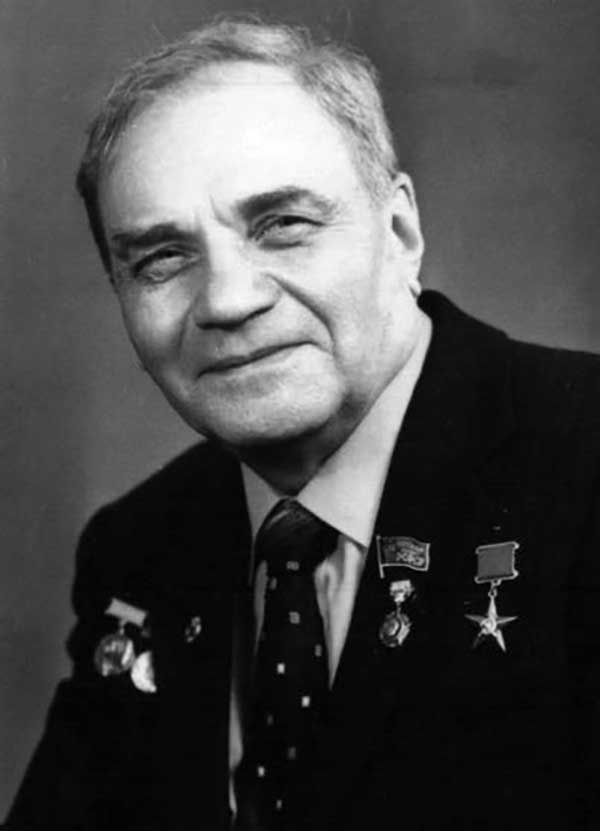 Иллюстрация к книге — Олег Куваев: повесть о нерегламентированном человеке [i_047.jpg]