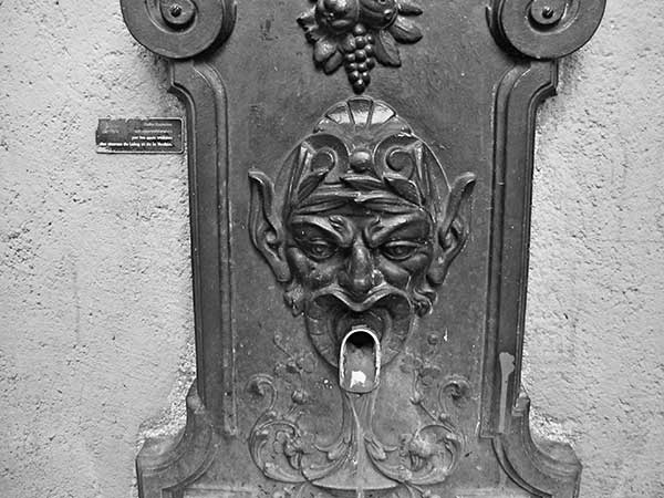 Иллюстрация к книге — Предместья мысли. Философическая прогулка [i_095.jpg]