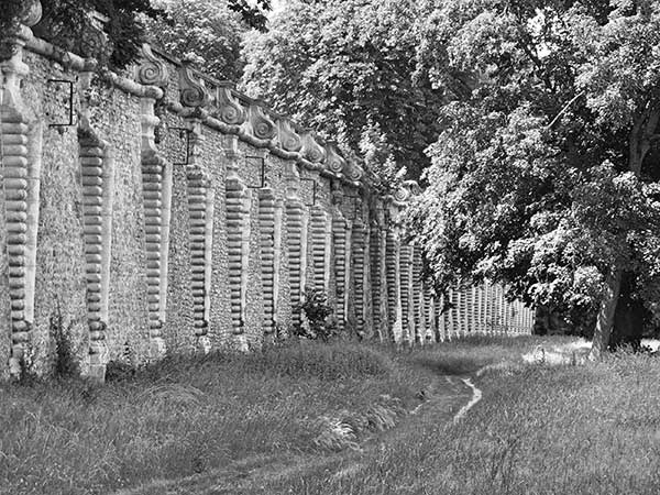 Иллюстрация к книге — Предместья мысли. Философическая прогулка [i_106.jpg]