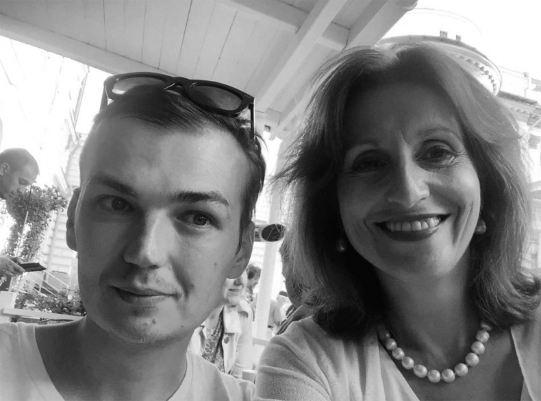 Иллюстрация к книге — Хрустальные легенды Страны Советов [i_068.jpg]