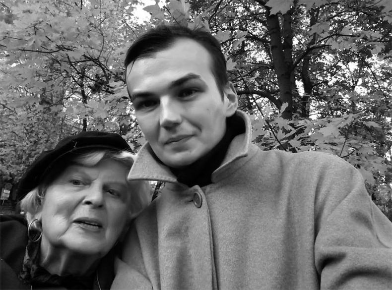 Иллюстрация к книге — Хрустальные легенды Страны Советов [i_070.jpg]