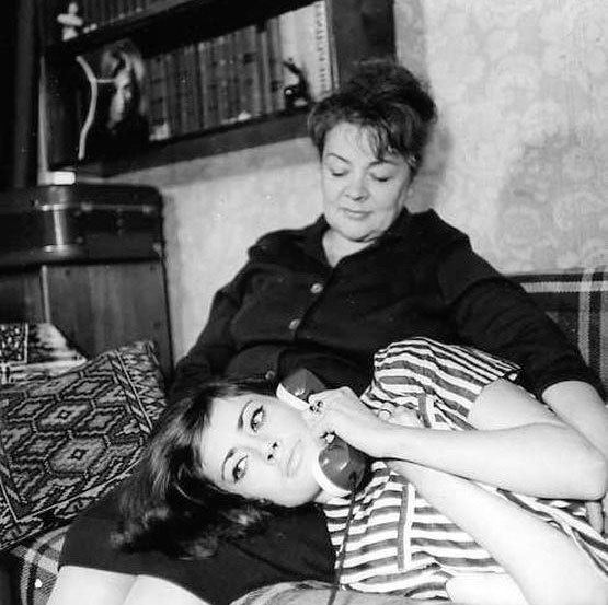 Иллюстрация к книге — Хрустальные легенды Страны Советов [i_076.jpg]