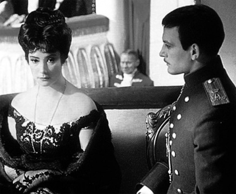 Иллюстрация к книге — Хрустальные легенды Страны Советов [i_104.jpg]