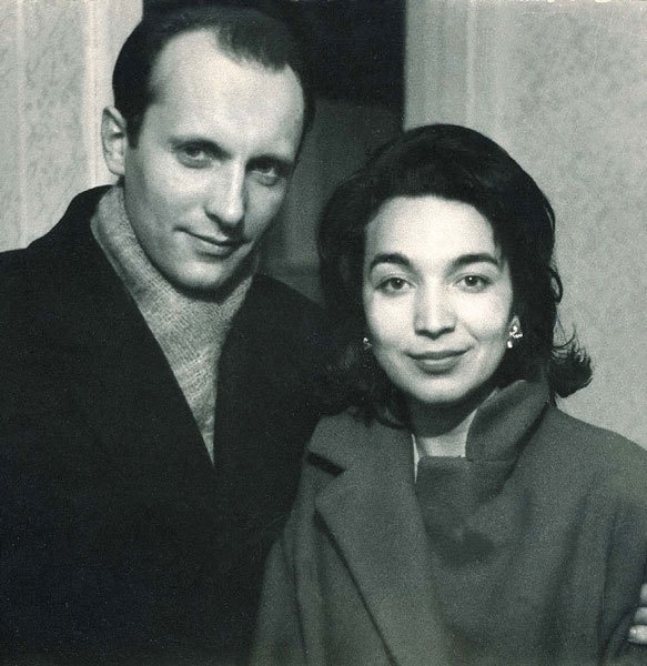 Иллюстрация к книге — Театральные люди [i_002.jpg]