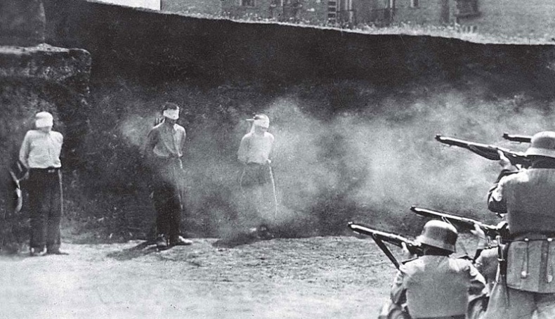 Иллюстрация к книге — Дьявольский союз. Пакт Гитлера – Сталина, 1939–1941 [i_017.jpg]