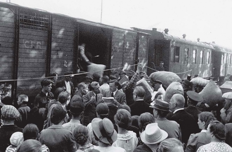 Иллюстрация к книге — Дьявольский союз. Пакт Гитлера – Сталина, 1939–1941 [i_022.jpg]