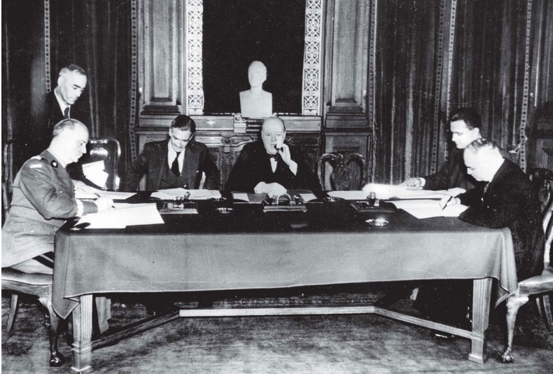 Иллюстрация к книге — Дьявольский союз. Пакт Гитлера – Сталина, 1939–1941 [i_033.jpg]