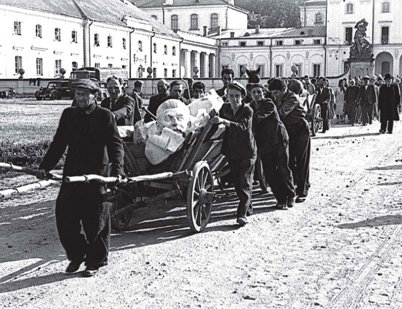 Иллюстрация к книге — Дьявольский союз. Пакт Гитлера – Сталина, 1939–1941 [i_034.jpg]