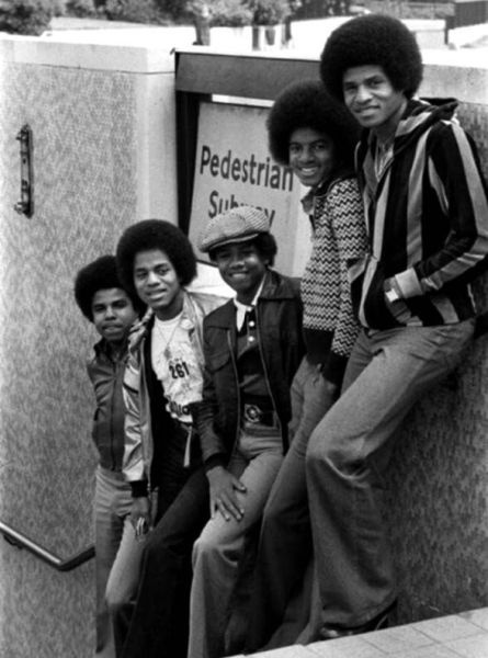 Иллюстрация к книге — Майкл Джексон. Добро пожаловать в Неверлэнд [i_004.jpg]