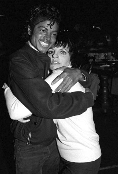 Иллюстрация к книге — Майкл Джексон. Добро пожаловать в Неверлэнд [i_044.jpg]