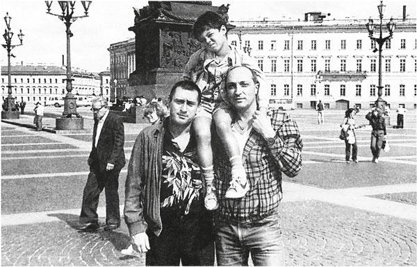 Иллюстрация к книге — Третий звонок [i_015.jpg]