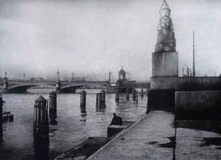 Иллюстрация к книге — Мифы о призраках. Путеводитель по мистическому Петербургу [i_017.jpg]