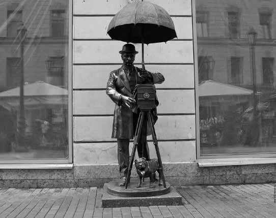 Иллюстрация к книге — Мифы о призраках. Путеводитель по мистическому Петербургу [i_034.jpg]