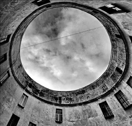 Иллюстрация к книге — Мифы о призраках. Путеводитель по мистическому Петербургу [i_047.jpg]