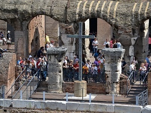 Иллюстрация к книге — Колизей [i_035.jpg]