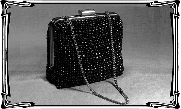 Иллюстрация к книге — Катакомбы военного спуска [i_017.jpg]