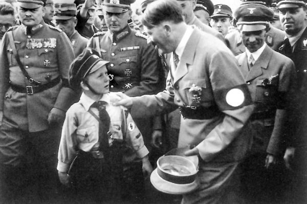 Иллюстрация к книге — Василий Сталин. Письма из зоны [i_027.jpg]