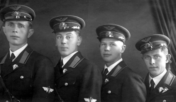 Иллюстрация к книге — Василий Сталин. Письма из зоны [i_029.jpg]