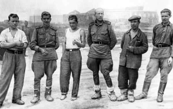 Иллюстрация к книге — Василий Сталин. Письма из зоны [i_037.jpg]