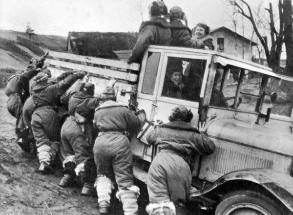 Иллюстрация к книге — Василий Сталин. Письма из зоны [i_049.jpg]