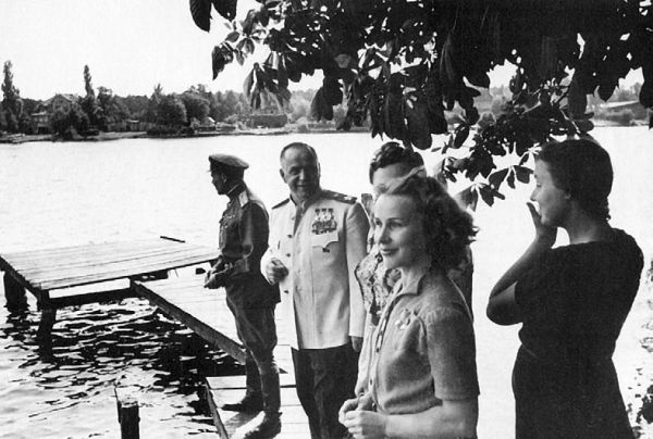 Иллюстрация к книге — Василий Сталин. Письма из зоны [i_072.jpg]