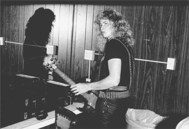 Иллюстрация к книге — Justice For All: Вся правда о группе «Metallica» [i_009.jpg]