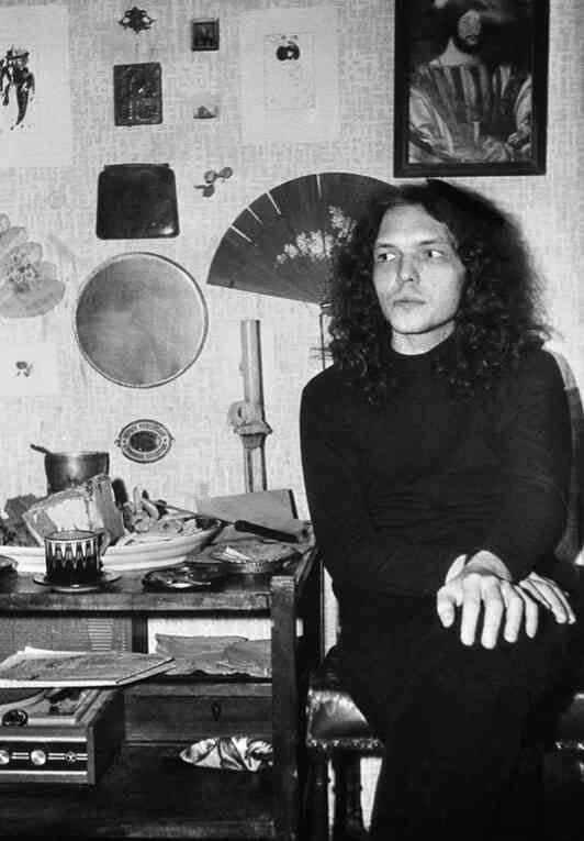 Иллюстрация к книге — Майк Науменко. Бегство из зоопарка [i_043.jpg]