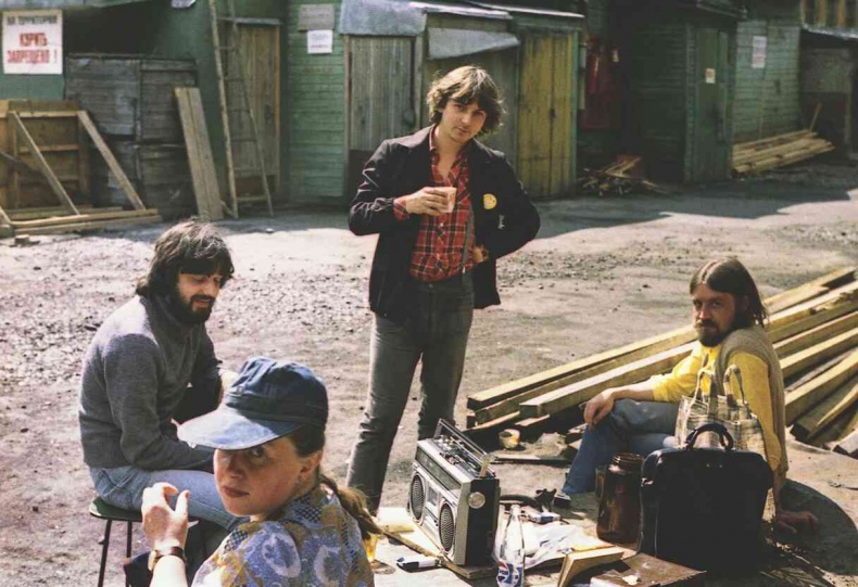 Иллюстрация к книге — Майк Науменко. Бегство из зоопарка [i_063.jpg]