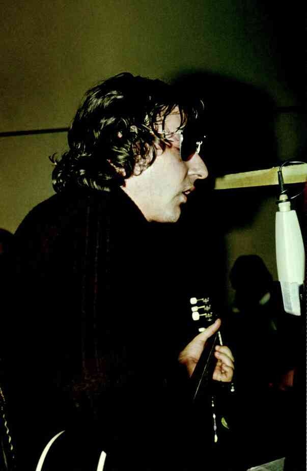 Иллюстрация к книге — Майк Науменко. Бегство из зоопарка [i_116.jpg]