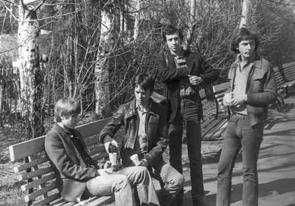 Иллюстрация к книге — Майк Науменко. Бегство из зоопарка [i_123.jpg]