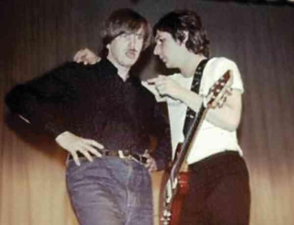 Иллюстрация к книге — Майк Науменко. Бегство из зоопарка [i_144.jpg]