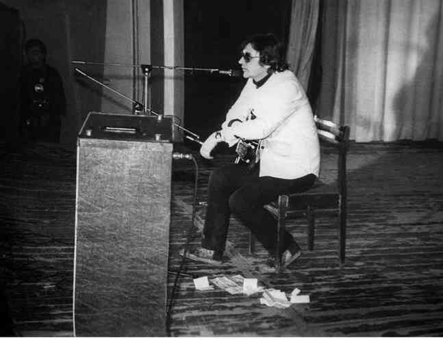 Иллюстрация к книге — Майк Науменко. Бегство из зоопарка [i_156.jpg]