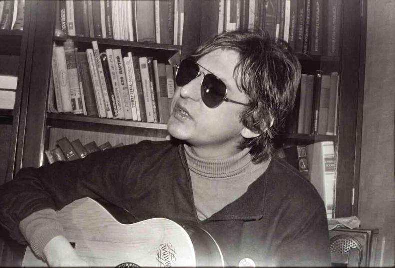 Иллюстрация к книге — Майк Науменко. Бегство из зоопарка [i_158.jpg]