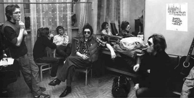 Иллюстрация к книге — Майк Науменко. Бегство из зоопарка [i_170.jpg]