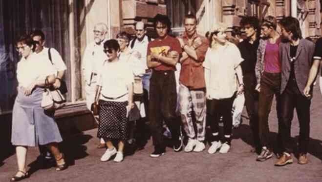 Иллюстрация к книге — Майк Науменко. Бегство из зоопарка [i_180.jpg]