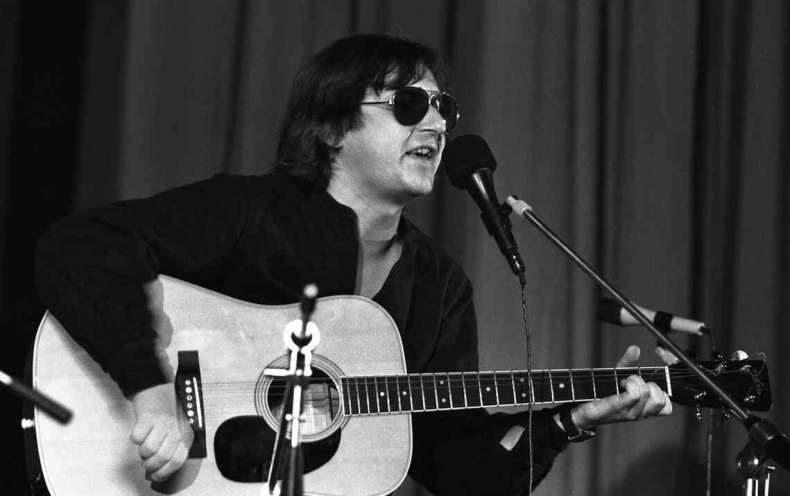 Иллюстрация к книге — Майк Науменко. Бегство из зоопарка [i_181.jpg]